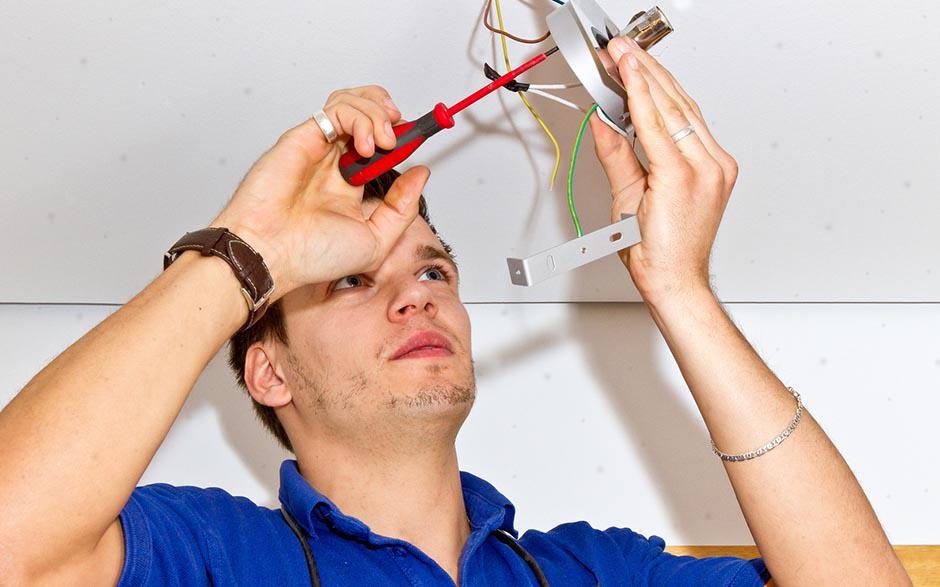 électricien de maintenance Le Bourget